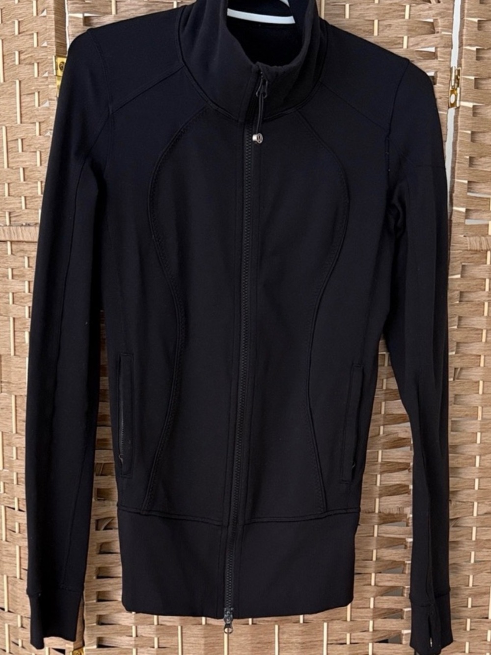 Lululemon Nulu FULL LEGNTH size 6 Black Zip-Up Athletic Jacket